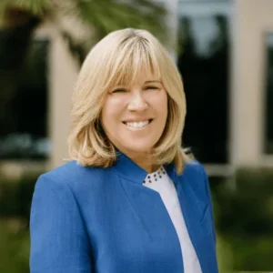 Clari Nolet, CFP®, CDFA® Financial Advisor | Team Hewins