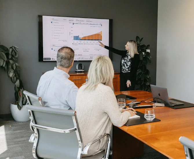Time-saving tip for busy professionals: Delegate finances to a trusted advisor. Maximize your time & achieve your financial goals | Team Hewins