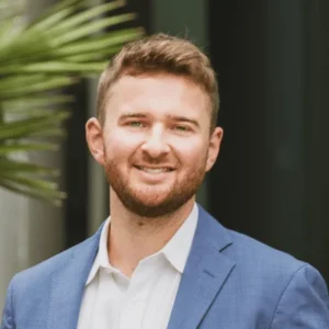 Alex Larsen - Associate Advisor | Team Hewins