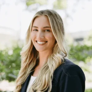 Mali Ennis_Associate Advisor